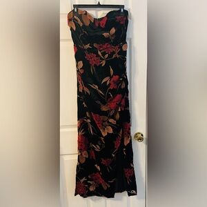 Lulus Medium Velvet Floral Strapless Formal Dress Black Red Brown Side Slit